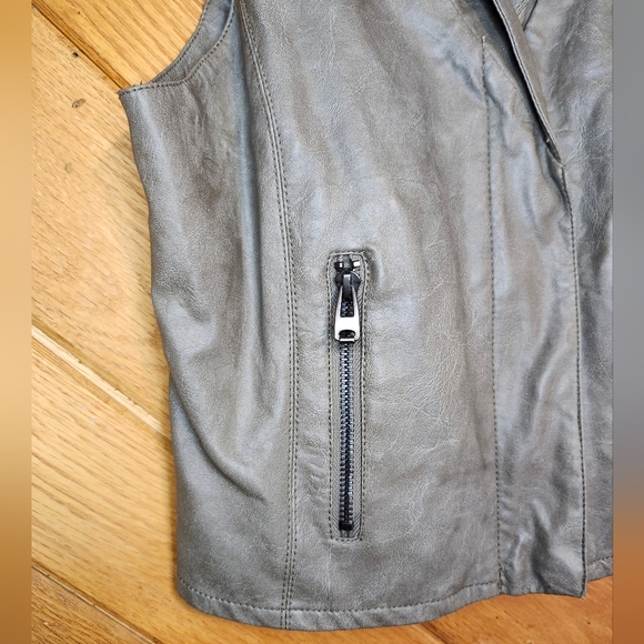 Be By Blanc Noir medium faux leather light gray vest - Picture 7 of 14